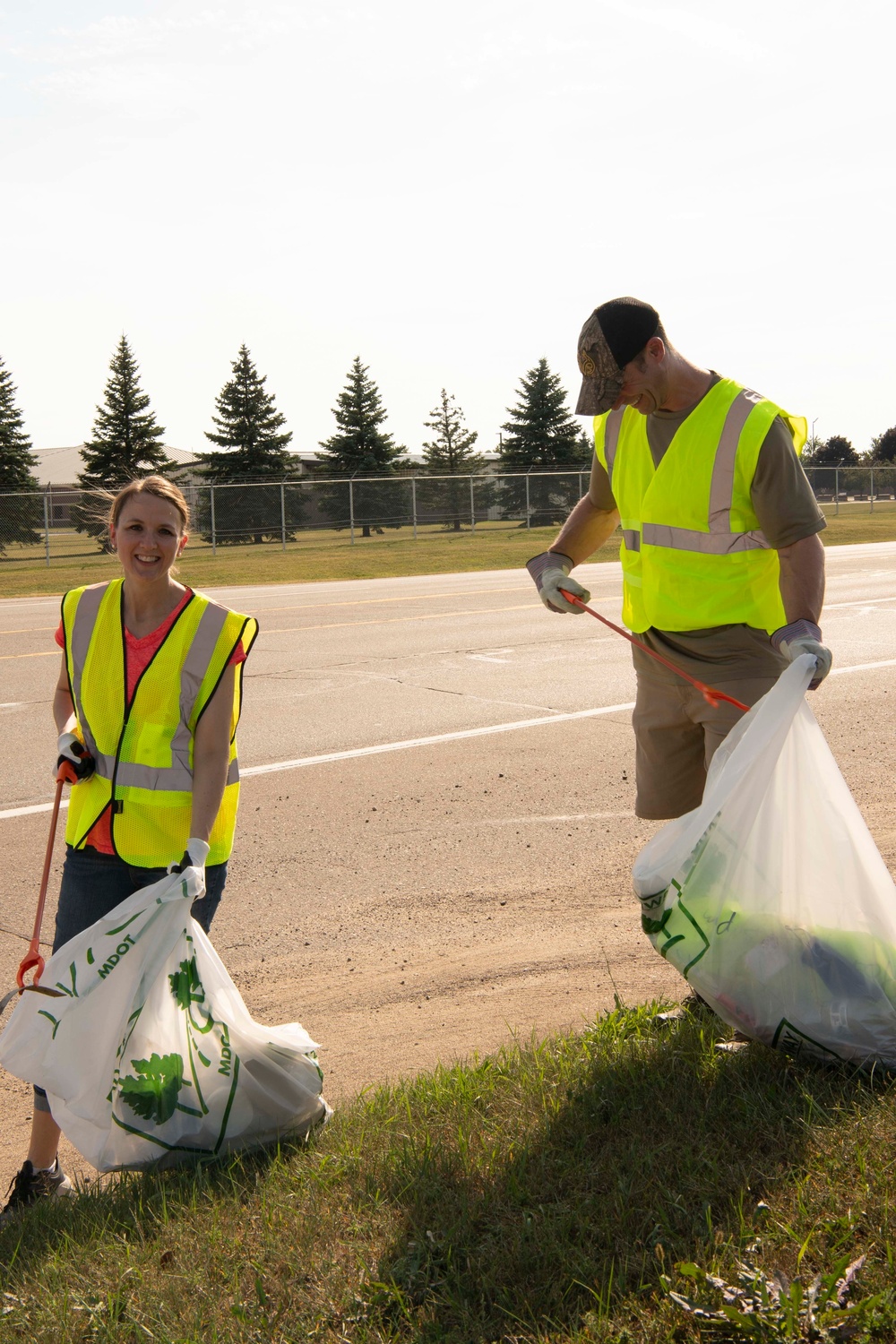 Battle Creek Air National Guardsmen beautify local highway