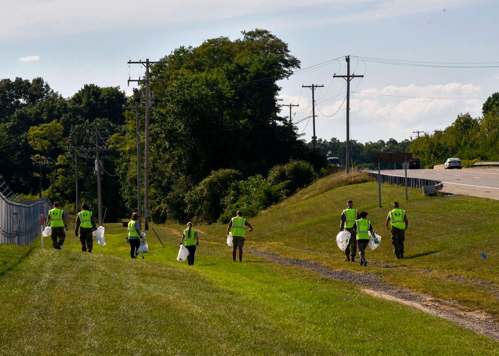 Battle Creek Air National Guardsmen beautify local highway