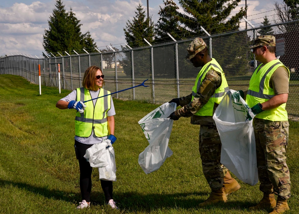 Battle Creek Air National Guardsmen beautify local highway