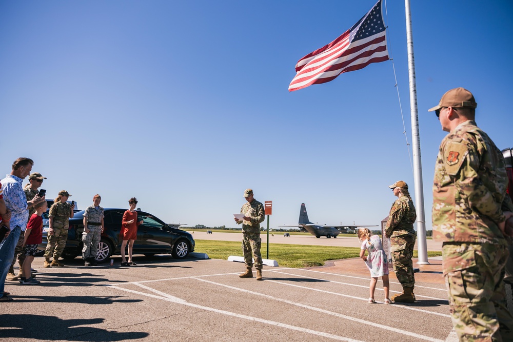 Col. Gordon Meyer presents Homefront Hero awards