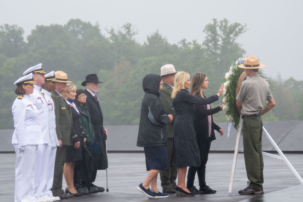 USS SOMERSET VISITS NAMESAKE TO HONOR 9/11