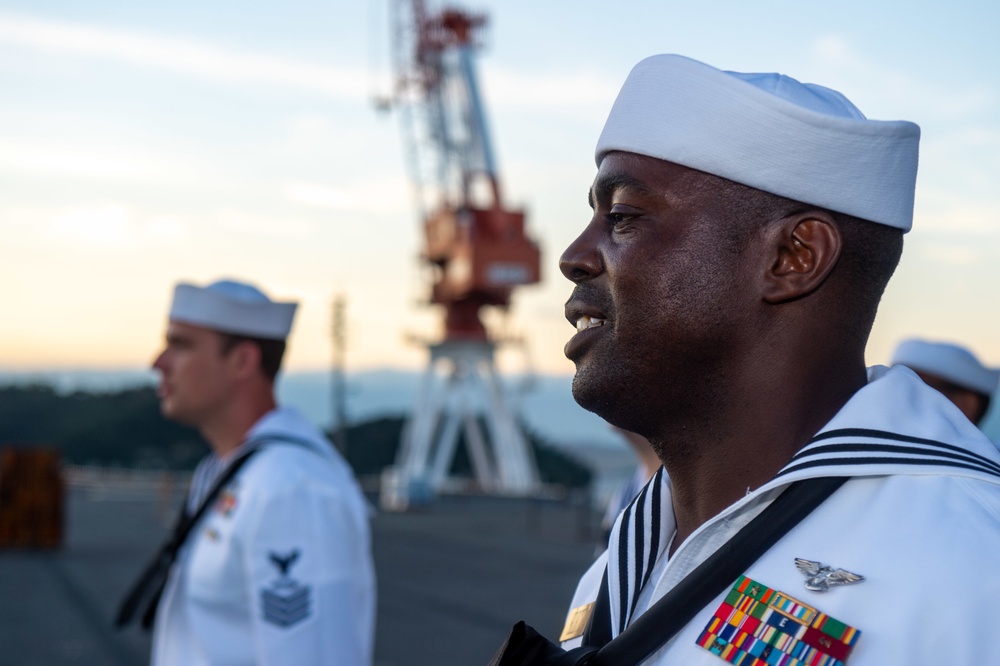 USS Ronald Reagan (CVN 76) Conducts Evening Colors