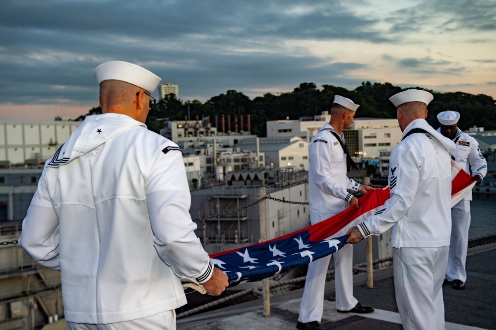 USS Ronald Reagan (CVN 76) Conducts Evening Colors