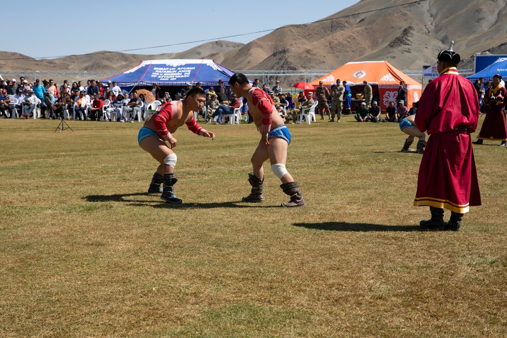 Mongolian government and civil components hold a Naadam festival for Gobi Wolf 2022