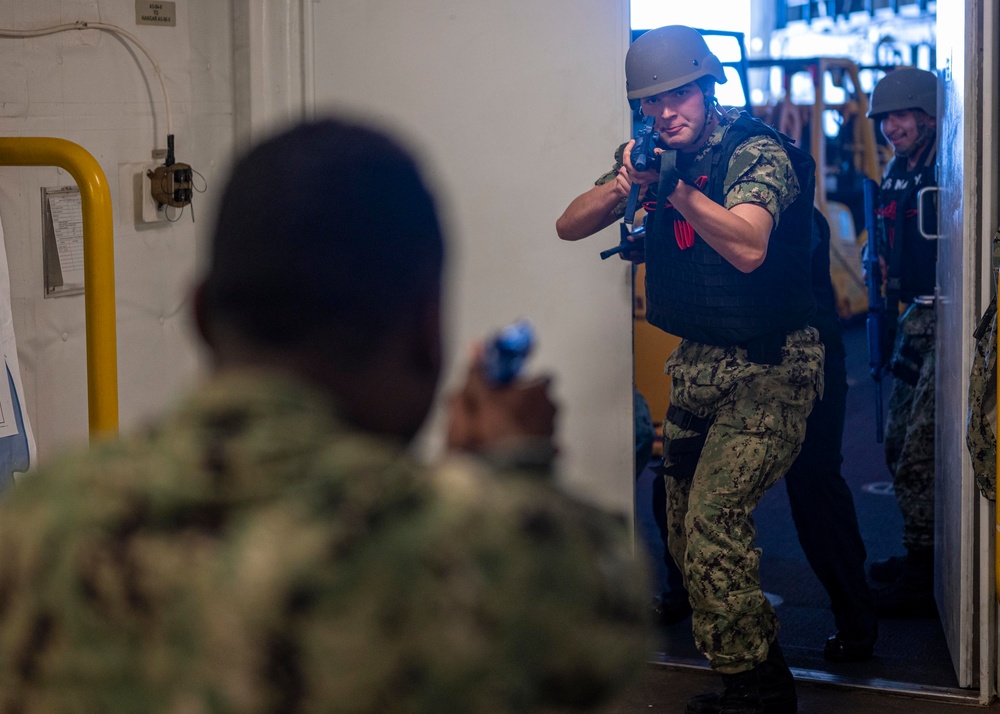 Sailors receive close-quarters battle training