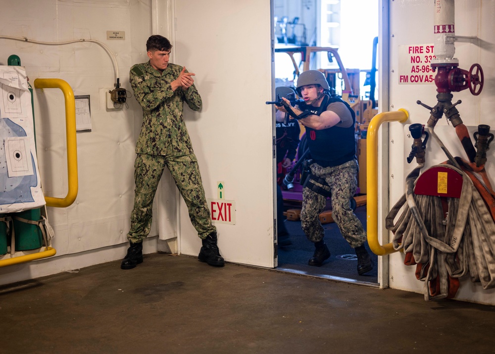Sailors receive close-quarters battle training