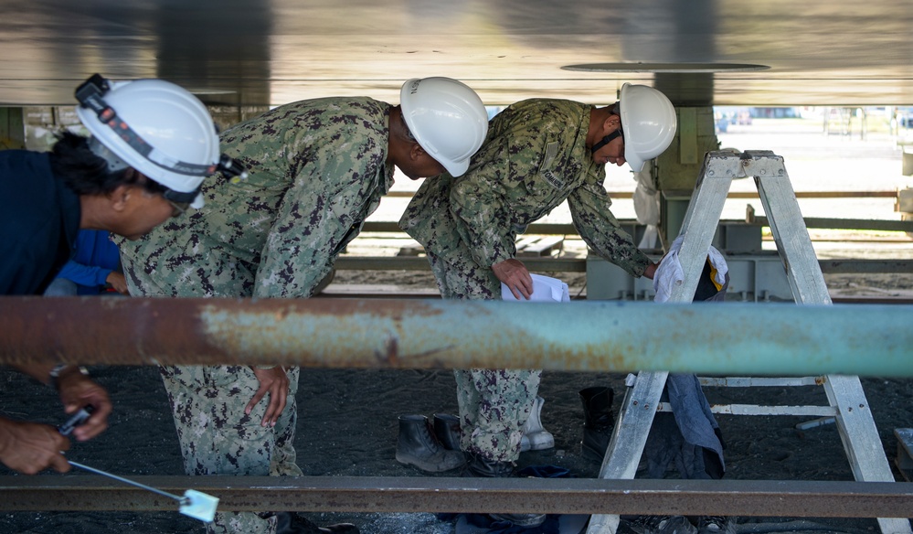 NAVSUP FLC Yokosuka Site Diego Garcia and NSF DG Port Operations Joint Inspection of Fuel Oil Barge YON 307