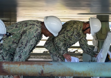 NAVSUP FLC Yokosuka Site Diego Garcia and NSF DG Port Operations Joint Inspection of Fuel Oil Barge YON 307