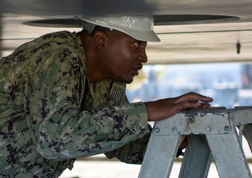 NAVSUP FLC Yokosuka Site Diego Garcia and NSF DG Port Operations Joint Inspection of Fuel Oil Barge YON 307