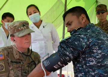 Gobi Wolf 2022 participants exchange knowledge and training from around the world