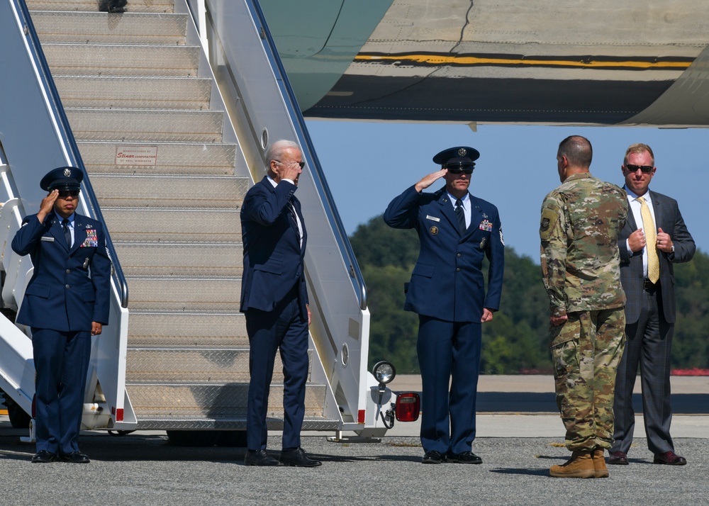 POTUS lands at Dover AFB