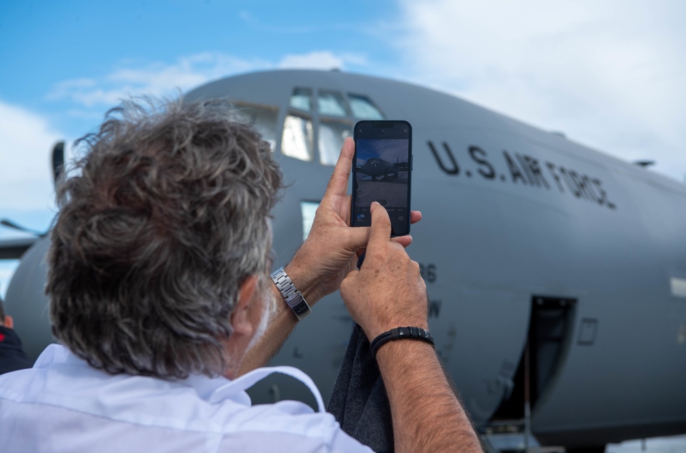 86 AW partners with local pilot group