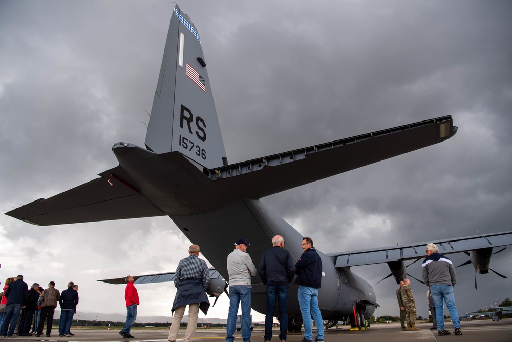 86 AW partners with local pilot group
