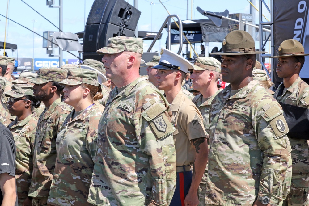 Drill sergeant reaffirms Oath Of Enlistment