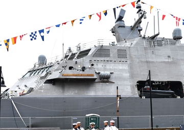 Drill team inner harbor performance at Maryland Fleet Week