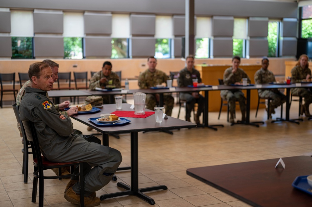 18th AF leadership visits McChord