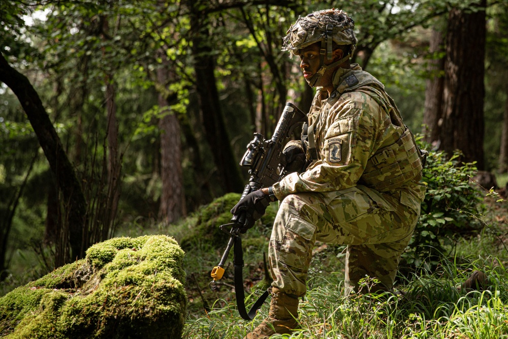A Soldier from 173rd  pulls security during Exercise Saber Junction 22