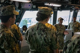USS Minneapolis-Saint Paul Hosts SWO Event for USNA Midshipmen