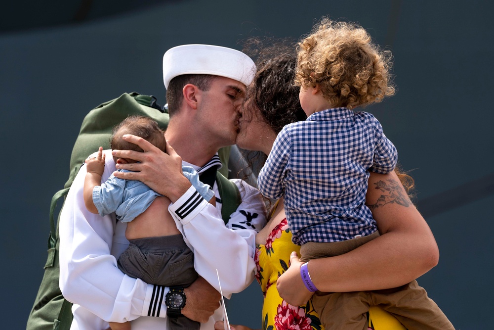 USS Harry S. Truman returns to homeport