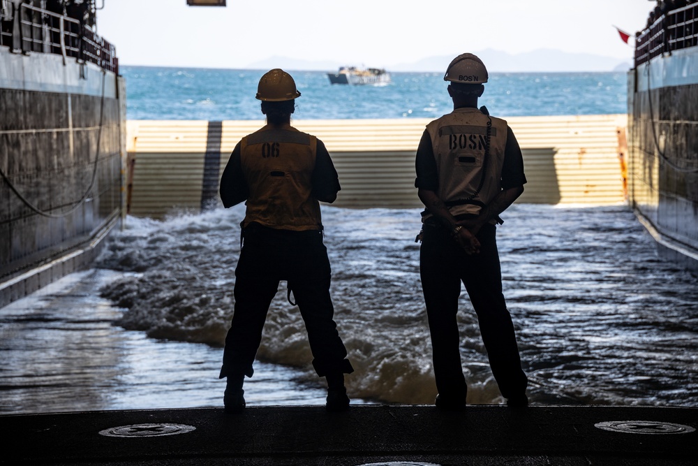 UNITAS 2022: Amphibious Operations Aboard USS Mesa Verde (LPD 19)