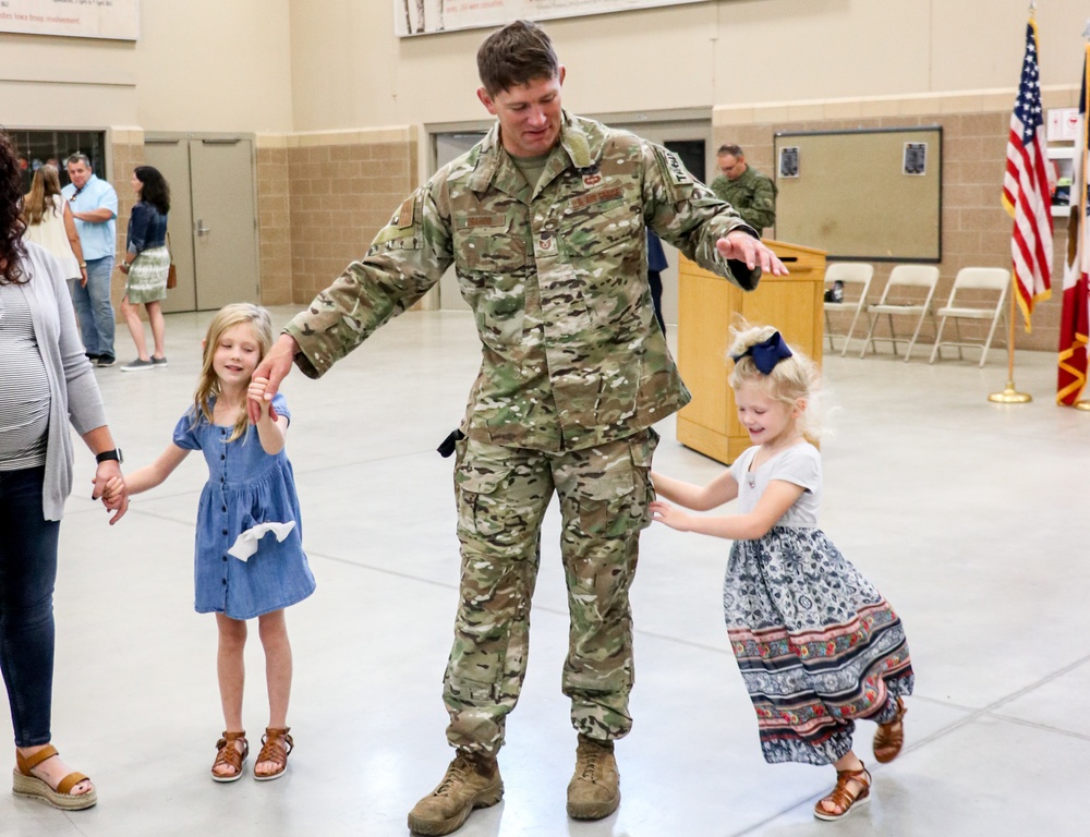 Soldiers, Airmen graduate Air Assault course at Camp Dodge