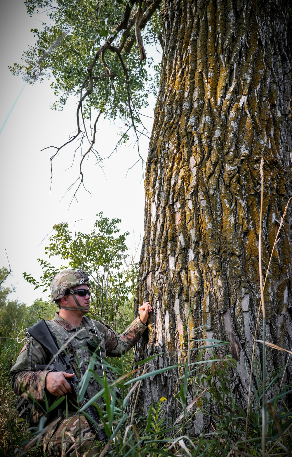U.S. Soldiers pull security during Pathfinder field exercise
