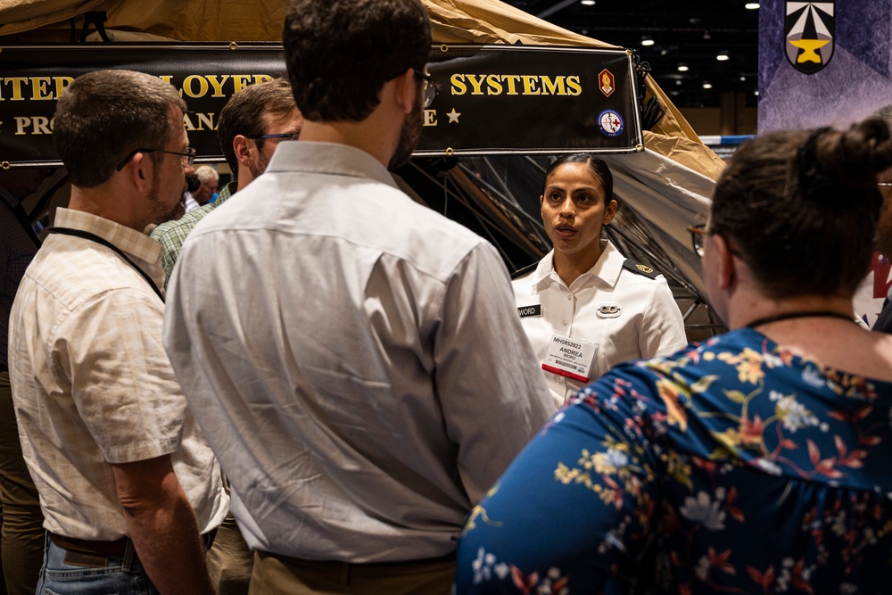 Exhibits open during MHSRS, VIPs visit USAMMDA booths