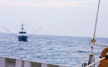 Coast Guard Cutter Stratton crew tows disabled vessel