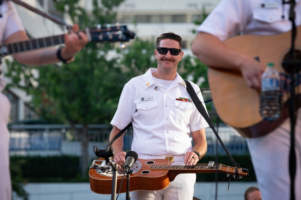 Country Current brings Navy pride to Knoxville