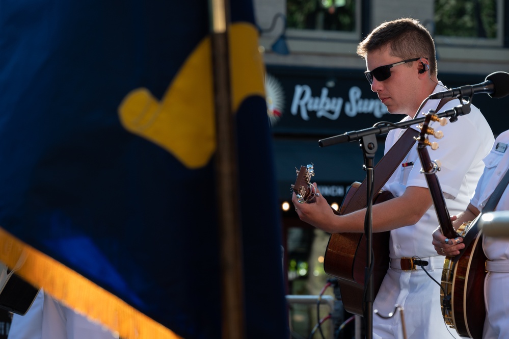 Country Current brings Navy pride to Knoxville