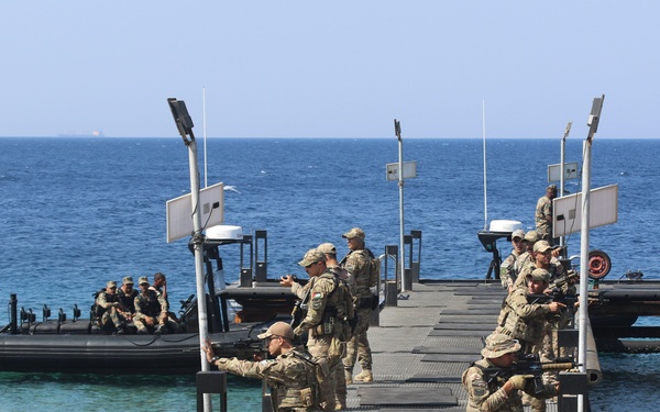 NSW conducts over-the-beach operations with Lebanese, Jordanian special forces during Eager Lion 22