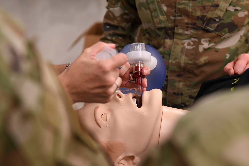 31st MDG hosts joint medical training with Army Garrison Bavaria instructors