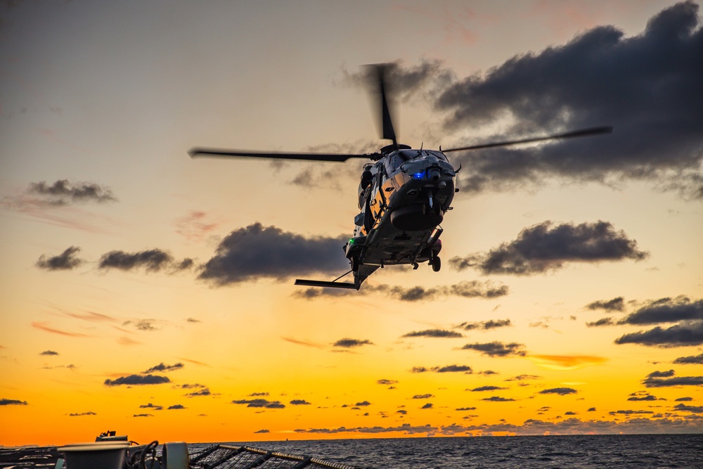 USS Paul Ignatius (DDG 117) Conducts Flight OPs with Royal Netherlands Navy