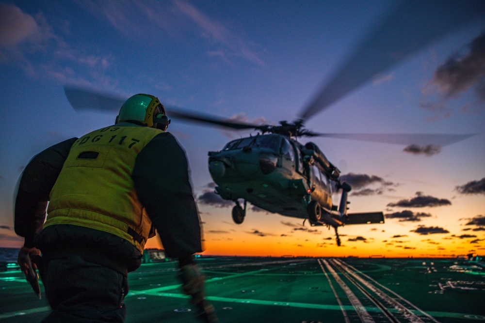 USS Paul Ignatius (DDG 117) Conducts Flight OPs with HSC 28