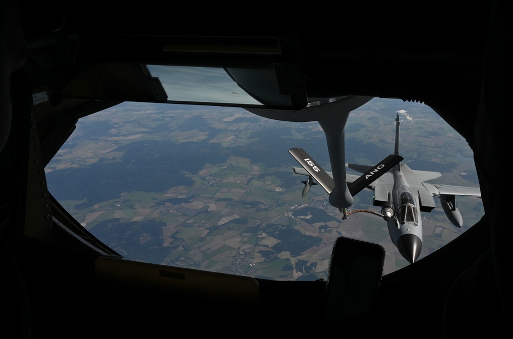 Airmen hone skills in Ample Strike