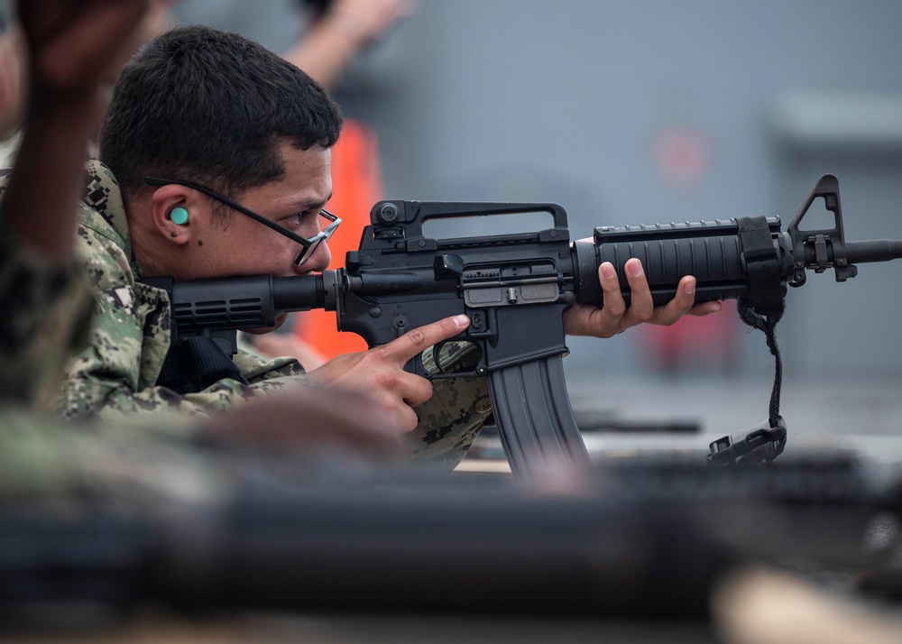 Sailors fire M4 rifle