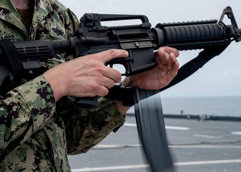 Sailors fire M4 rifle