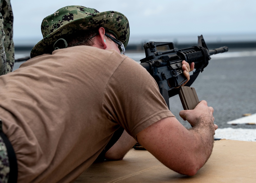 Sailors fire M4 rifle