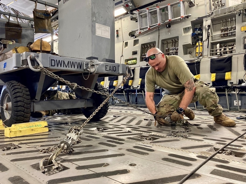 B-1s border the Arctic for Baked Alaskan; enhance ACE practices