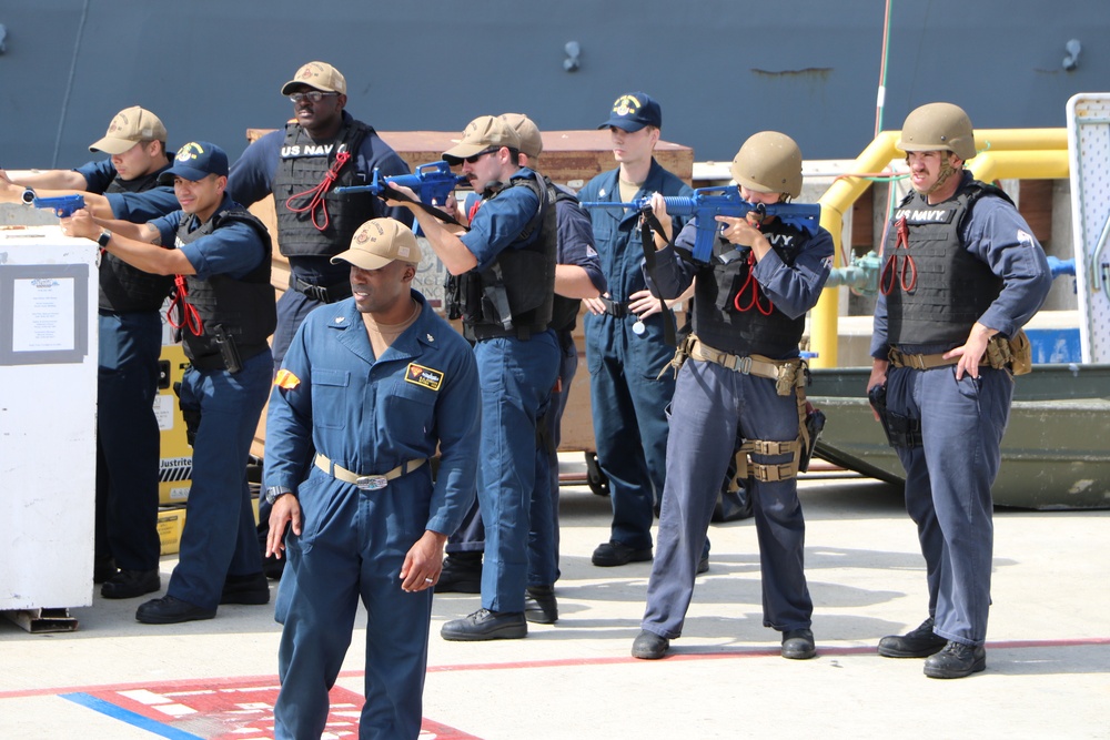 USS Paul Hamilton (DDG 60) Conducts Anti-Terrorism Drills