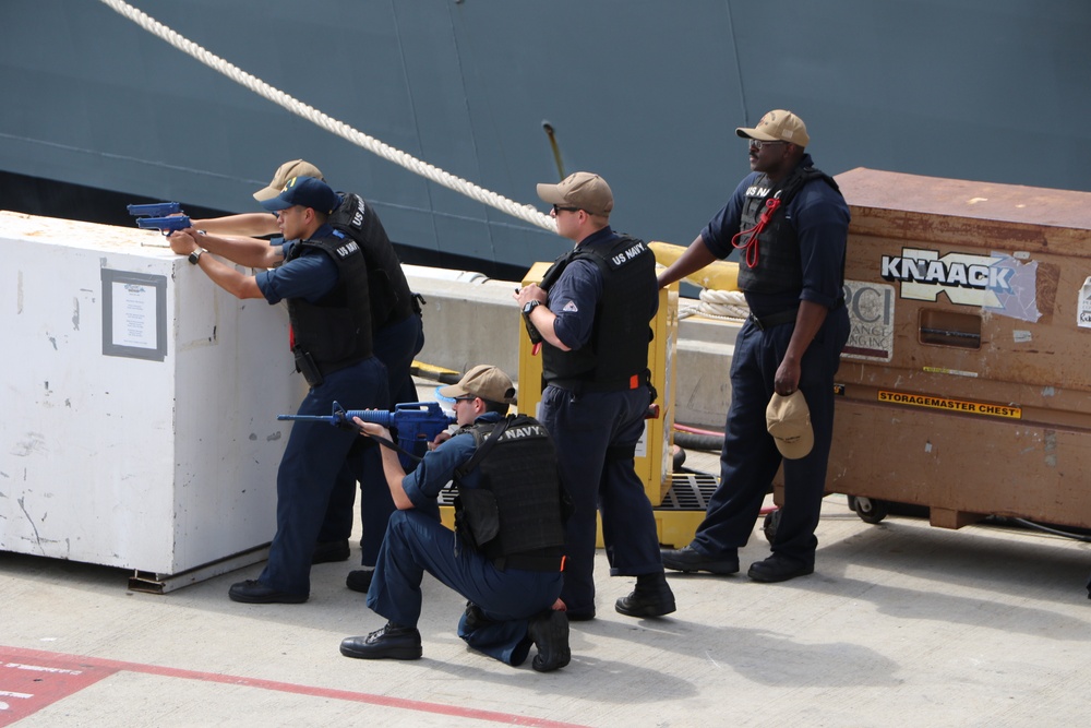 USS Paul Hamilton (DDG 60) Conducts Anti-Terrorism Drills