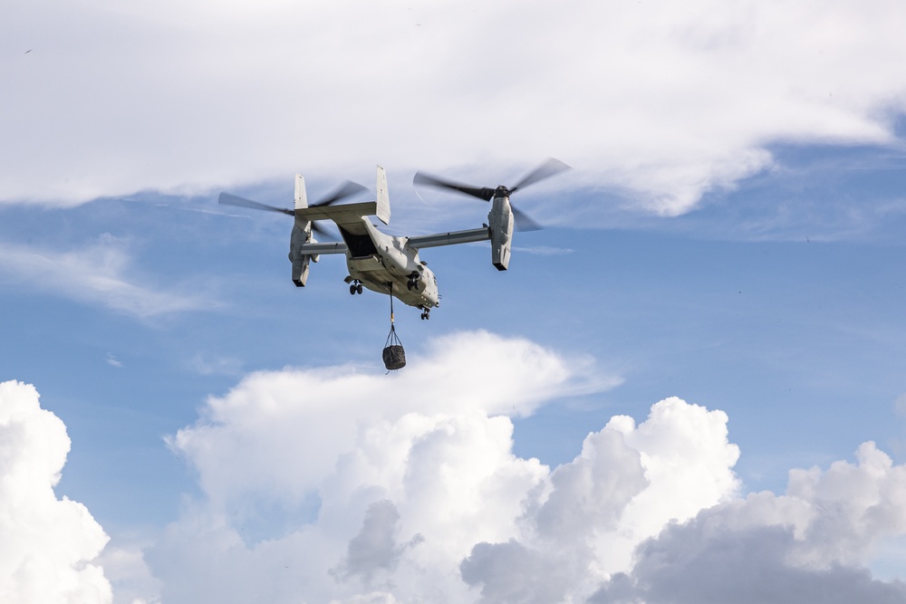 VMM-265 Conducts External Lift Training