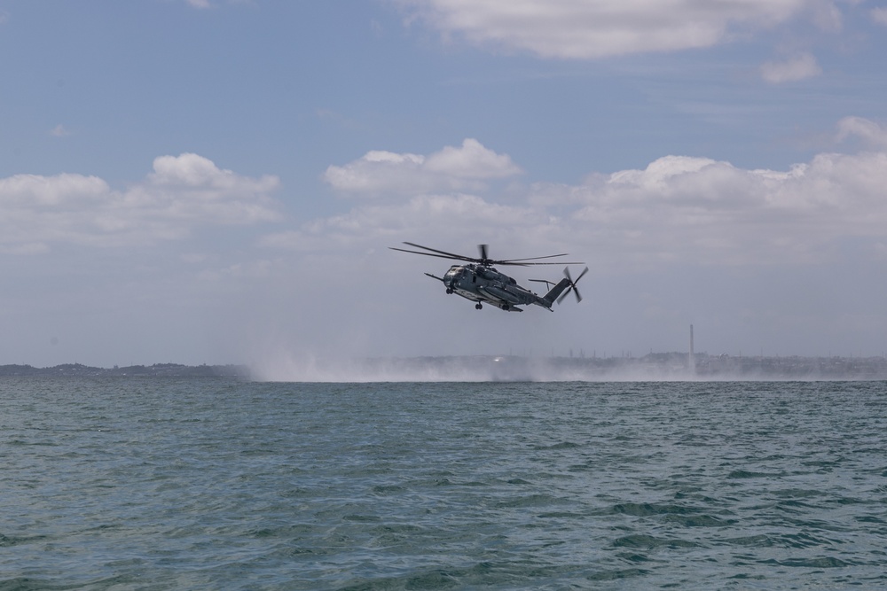 HMH-361 Supports III MEF EOTG Helocast Masters Course