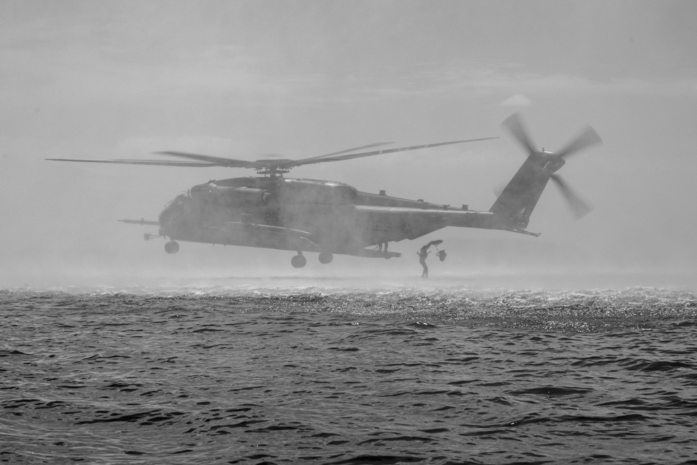 HMH-361 Supports III MEF EOTG Helocast Masters Course