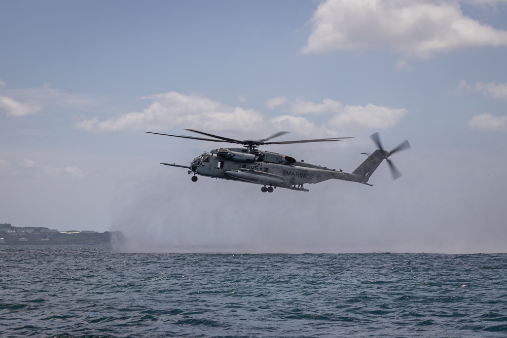 HMH-361 Supports III MEF EOTG Helocast Masters Course