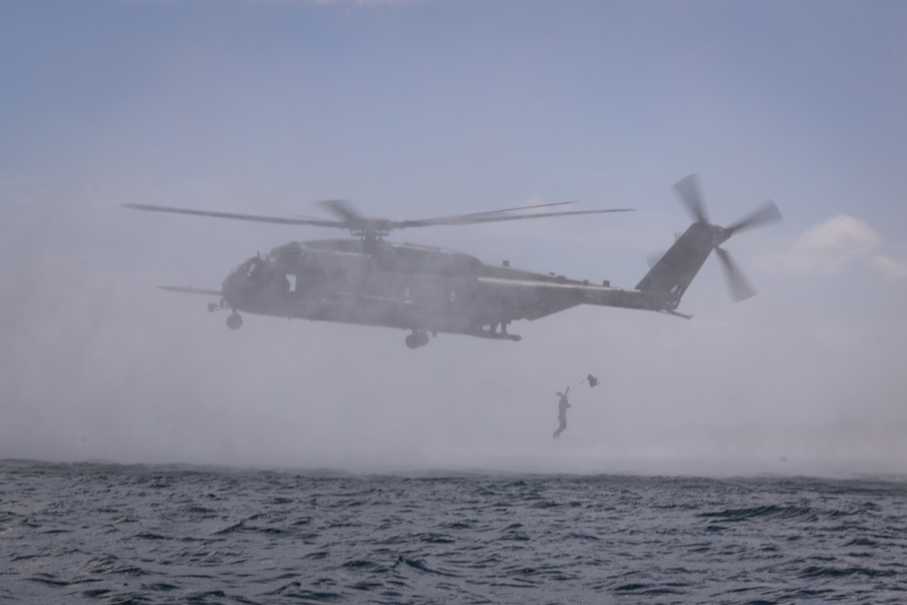 HMH-361 Supports III MEF EOTG Helocast Masters Course