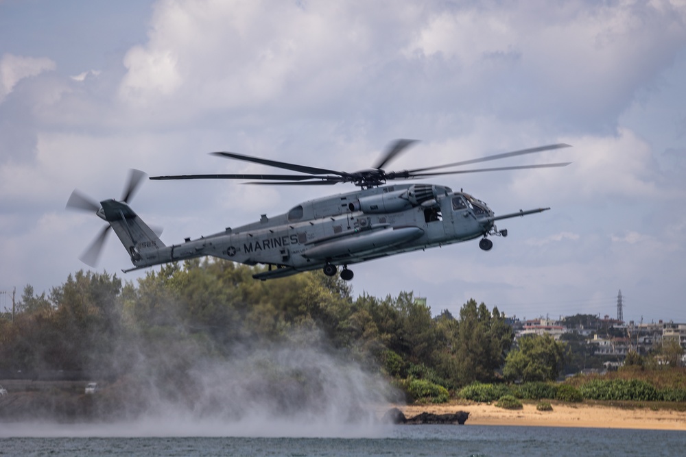 HMH-361 Supports III MEF EOTG Helocast Masters Course