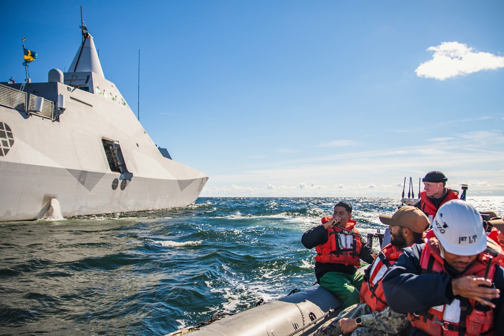 USS Paul Ignatius (DDG 117) PAXFER, Tour with Swedish Navy