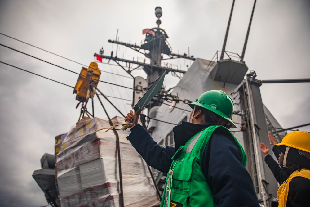 USS Paul Ignatius (DDG 117) Conducts RAS with USNS William Mclean (T-AKE 12)