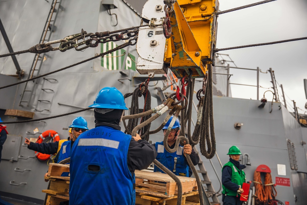USS Paul Ignatius (DDG 117) Conducts RAS with USNS William Mclean (T-AKE 12)